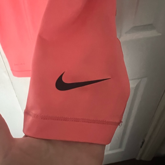 Women’s Nike Tank Top - Picture 7 of 7